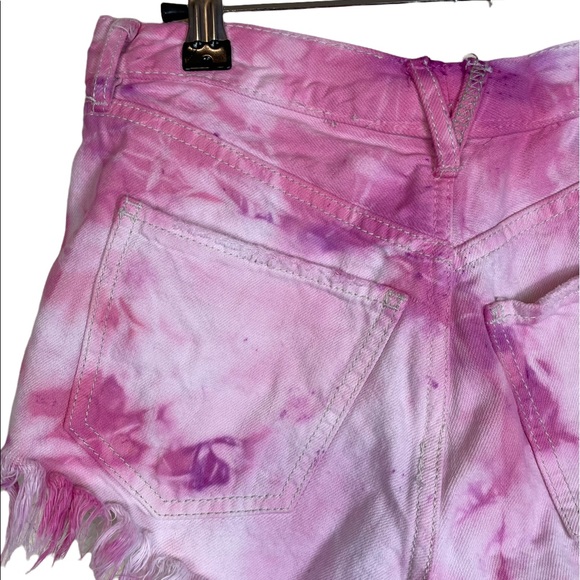 Free People Raw Fringe Hem TyeDye Denim Button-Fly Shorts Size 2 Pink Purple FP - Picture 12 of 15